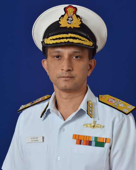 वाइस एडमिरल एसआर सरमा,एवीएसएम,वीएसएम ने सामग्री,भारतीय नौसेना के प्रमुख के रूप में कार्यभार संभाला