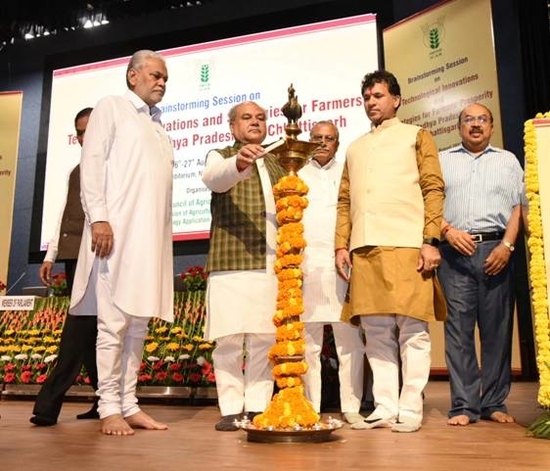 मध्य प्रदेश और छत्तीसगढ़ में किसानों की समृद्धि के लिए प्रौद्योगिकी नवाचार और रणनीति विषय पर दो दिवसीय चिंतन सत्र नई दिल्ली में शुरू : कृषि और किसान कल्याण मंत्रालय