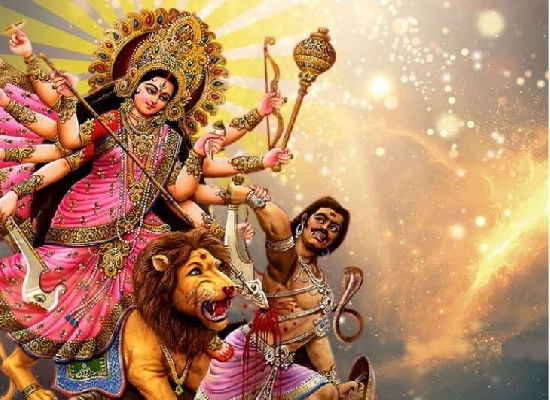 नवरात्र विशेष: देवताओं से शक्ति पाकर देवी ने किया था महिषासुर का वध 