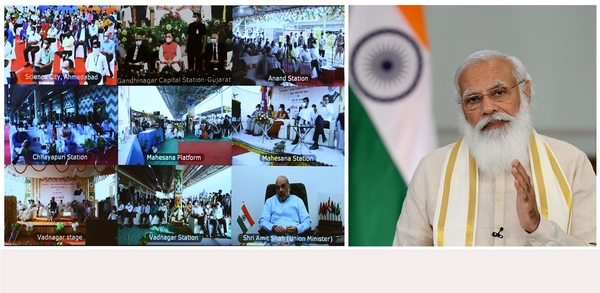 प्रधानमंत्री श्री नरेन्‍द्र मोदी ने वर्चुअल माध्यम से गुजरात में पुनर्विकसित गांधीनगर केपिटल रेलवे स्टेशन और साइंस सिटी अहमदाबाद मे एक्वेटिक (Aquatic) गैलरी, रोबोटिक गैलरी व नेचर पार्क समेत कई विकास परियोजनाओं का उद्घाटन किया: गृह मंत्रालय