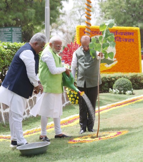 कार्यवाहक प्रधानमंत्री श्री नरेन्‍द्र मोदी ने 'एक पेड़ माँ के नाम' अभियान का शुभारंभ किया: प्रधानमंत्री कार्यालय